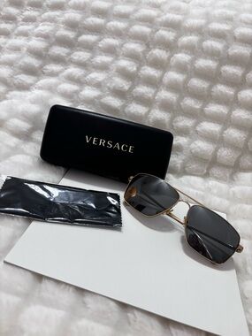 Versace Gold Mirror Pilot Sunglasses VE2216 Polarized W/ Case